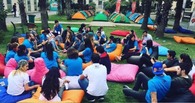 İKÜ’de Üniversite Adayı Öğrencilere Motivasyon Kampı