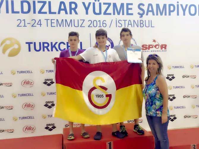 Türkiye Yıldızlar Yüzme Şampiyonası'nda 27 yıllık Türkiye rekoru kırıldı