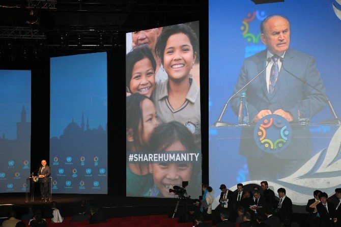 Başkan Topbaş ‘Dünya İnsani Zirvesi’nde Konuştu