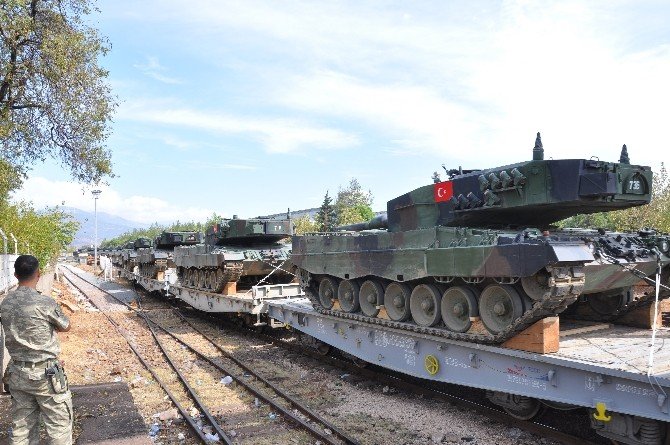 Maltepe askeri birliklerinin taşınması sürüyor