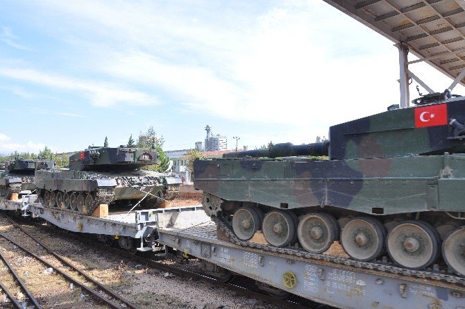 Maltepe askeri birliklerinin taşınması sürüyor