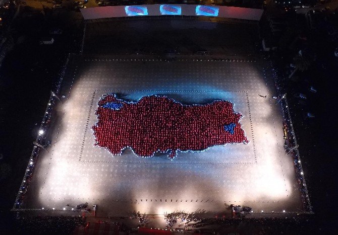 2 bin 123 kişinin oluşturduğu dev Türkiye haritası için Guinness’a başvuru yapıldı