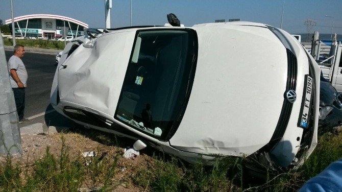 Bergama’da iki otomobil çarpıştı: 1 ölü, 2 yaralı