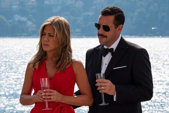 jennifer-aniston-ve-adam-sandler-ayni-filmde-murder-mystery_3.jpg