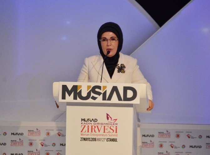 Emine Erdoğan: “Kadınların Aile İçi Sorumluluklarını Unutmaması Gerekir”