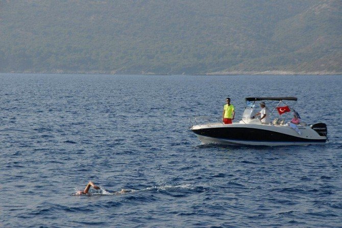 Kuşadası’ndan Samos Adası’na yüzdü