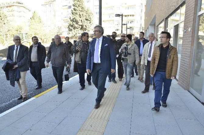 Kapalı pazar yeri ve yaşam alanı görücüye çıktı