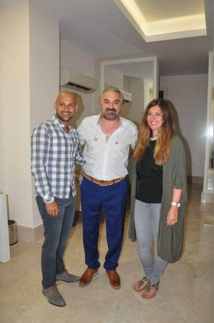 Volkan Konak İzmir’de konser verdi