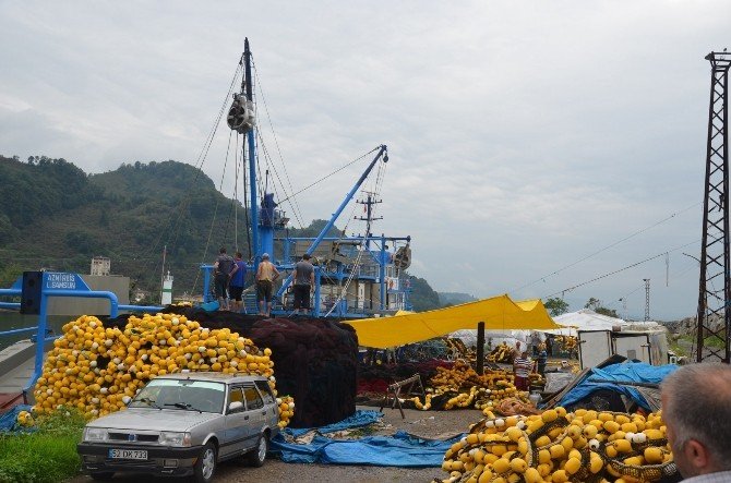 Balıkçılar "Vira Bismillah" demek için gün sayıyor