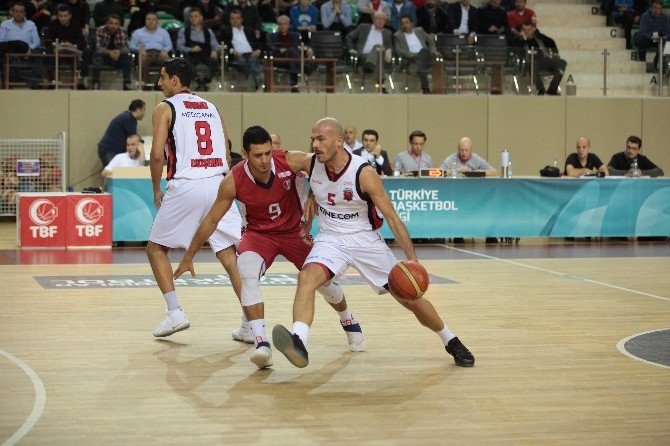 Eskişehir Basket durdurulamıyor