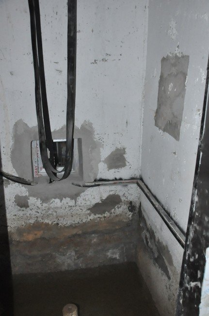 Kars’ın Yarı Olimpik Yüzme Havuzunun suyu çıktı