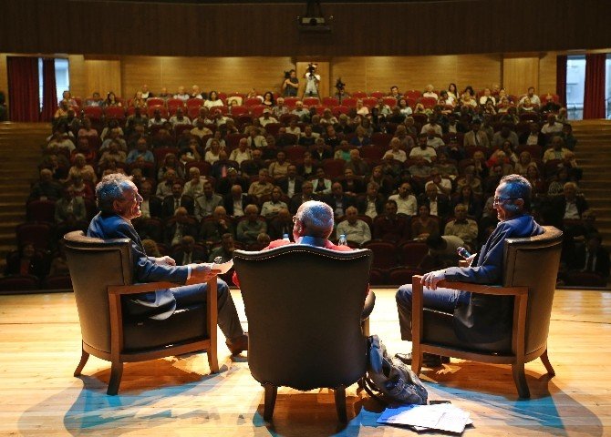 Karşıyaka’da ‘Hukuk ve Demokrasi’ konuşuldu