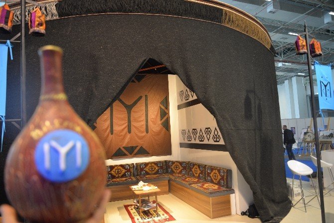 İzmir’deki Bilecik Kayı Otağı’na ziyaretçi akını