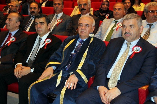 Ekonomi Eski Bakanı Mustafa Elitaş’a ‘Yılın Ahisi’ Ödülü Verildi