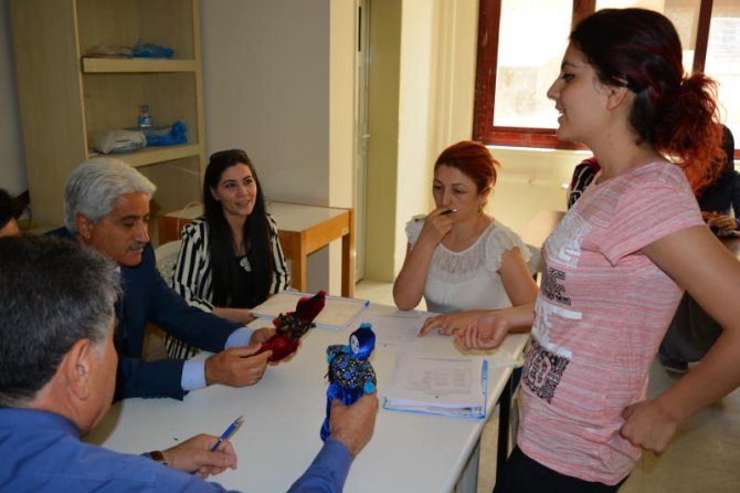 Bez bebek yapımını öğrenen kursiyerler sertifika aldı