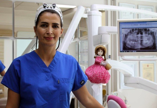 Diş Hekimi Zahide Genç: "3 yaşından küçük çocuklar diş macunu kullanmamalı"