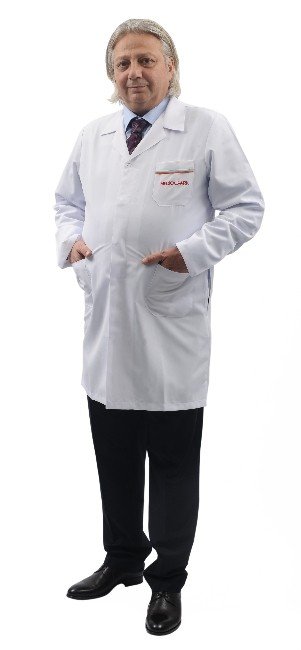 Aile hekimi 26 yıllık eşine böbreğini bağışladı