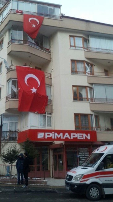 Kayseri’deki terör saldırısında şehit düşen Şehit Er Yunus Emre Duran’ın baba ocağına ateş düştü