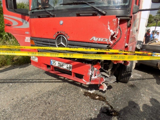 Karacasu’da Kaza, Otomobil Sürücüsü Sıkıştığı Araçta Hayatını Kaybetti