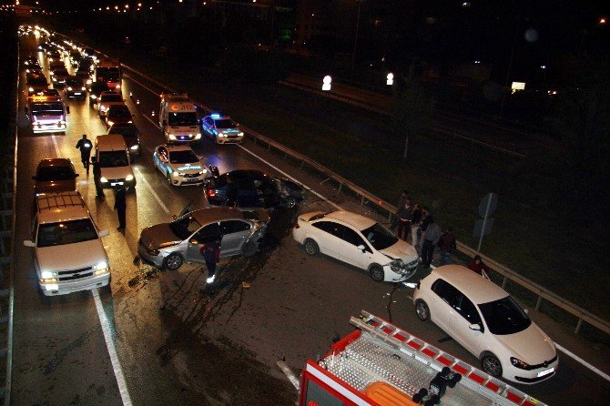Antalya’da zincirleme trafik kazası: 3 yaralı