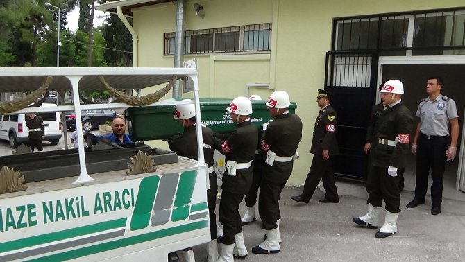 Uzman çavuşun vurduğu Astsubay Topçu'nun cenazesi memleketi Giresun’a gönderildi