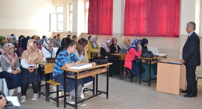 Müftü Bekir Gerek: Gel bu yaz, gönlüne Kur’an-ı yaz