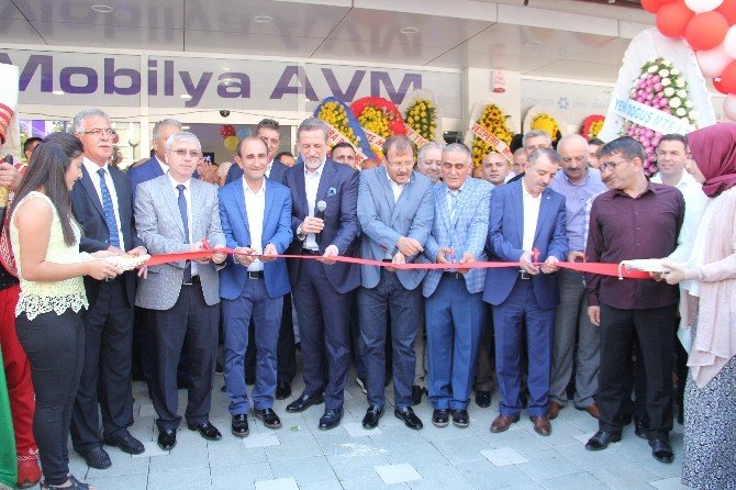 Kirmasti Kervan Mobilya AVM’nin 6’ncı şubesi hizmete girdi