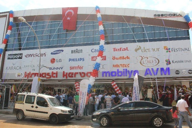 Kirmasti Kervan Mobilya AVM’nin 6’ncı şubesi hizmete girdi