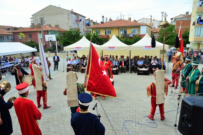 Kırşehir Merkez İmam Hatip Ortaokulu'nda ilk mezuniyet çoşkusu