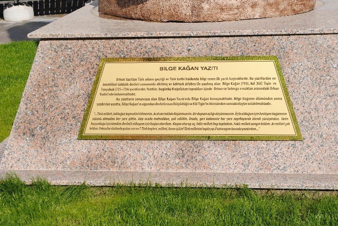 Rektör Üniversiteye Bilge Kağan Anıtı Diktirdi