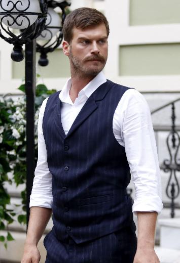 kivanc-tatlitug_9969.jpg
