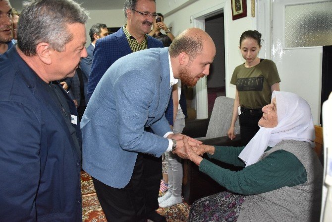 Bilal Erdoğan’dan demokrasi şehitlerinin ailesine ziyaret