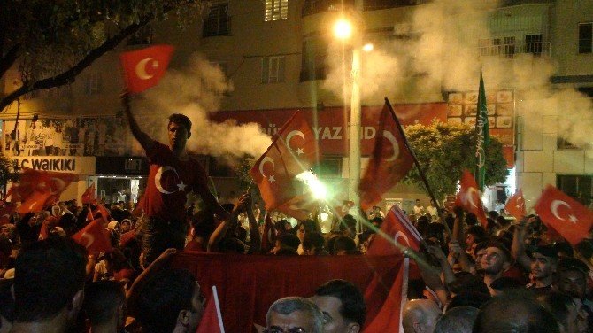 Kızıltepe’de demokrasi nöbeti 16. gününde de devam ediyor