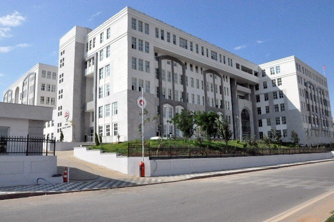 Yapımı tamamlanan Yeni Gebze Adliye Sarayı açılış için gün sayıyor