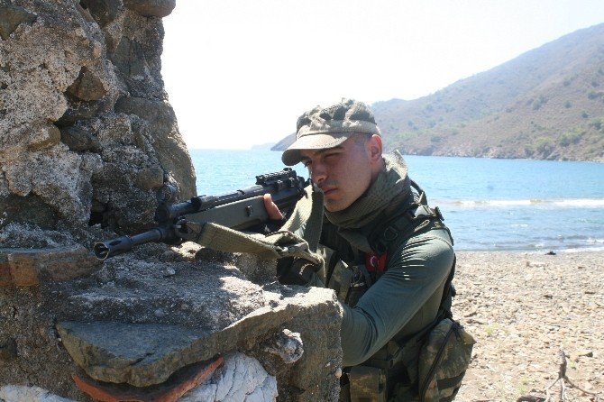 Marmaris’te darbeci askerleri arama çalışmaları sürüyor
