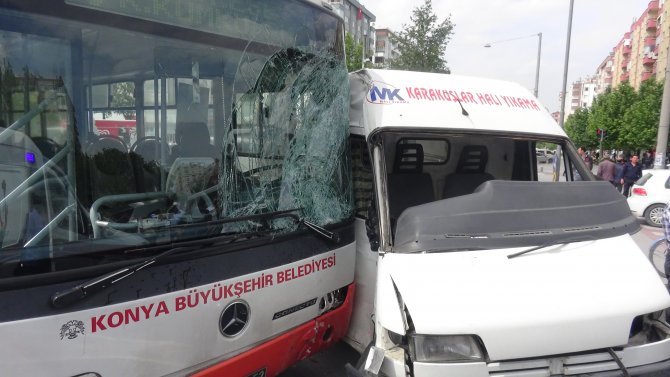 Konya'da trafik kazası: 1'i ağır 2 yaralı