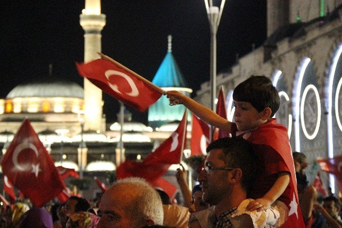 Konya’da Demokrasi Nöbeti Sürüyor