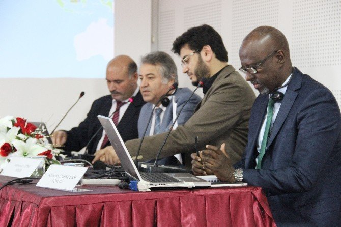 Kütahya’da ’15 Temmuz Darbe Girişiminin İslam Coğrafyasında Yansımaları’ konferansı
