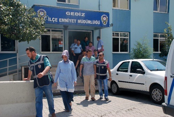 Gediz’de FETÖ operasyonunda 9 kişi gözaltına alındı