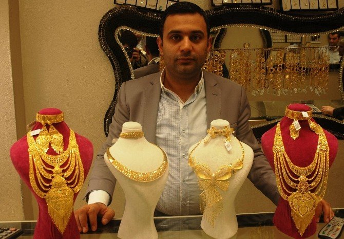 Van’da altın alan da satan da yok