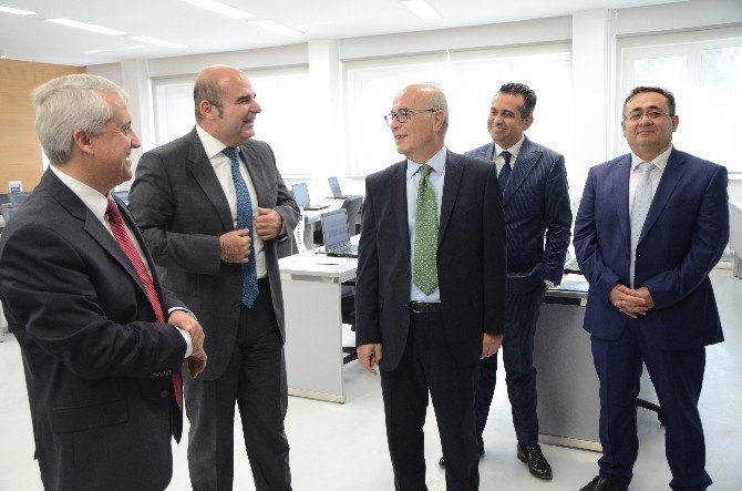 Gerçek finans dünyasının kapıları öğrencilere aralandı