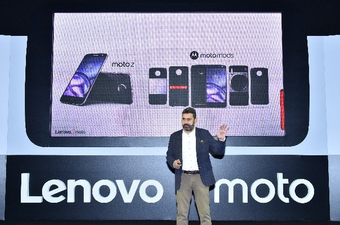 Lenovo yeni akıllı telefonunu tanıttı