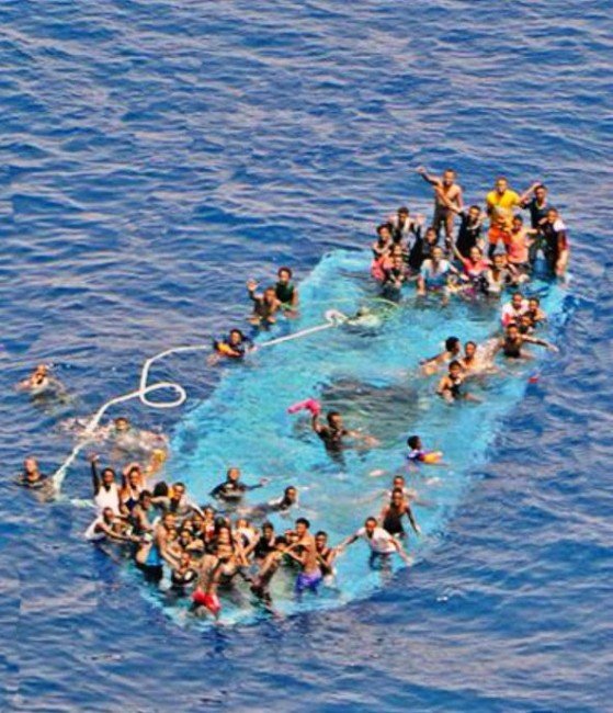 Libya Açıklarında Sığınmacı Teknesi Battı: En Az 20 Ölü