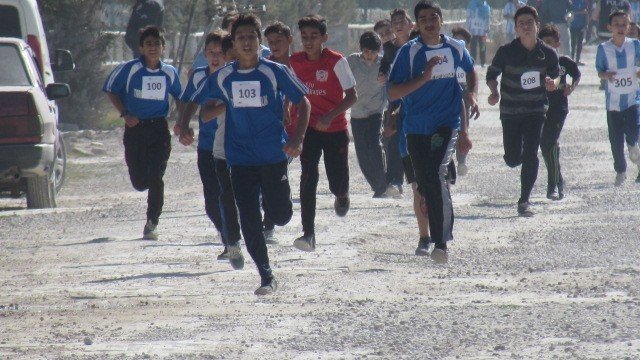Mahmudiye’de öğrenciler Cumhuriyet için koştu