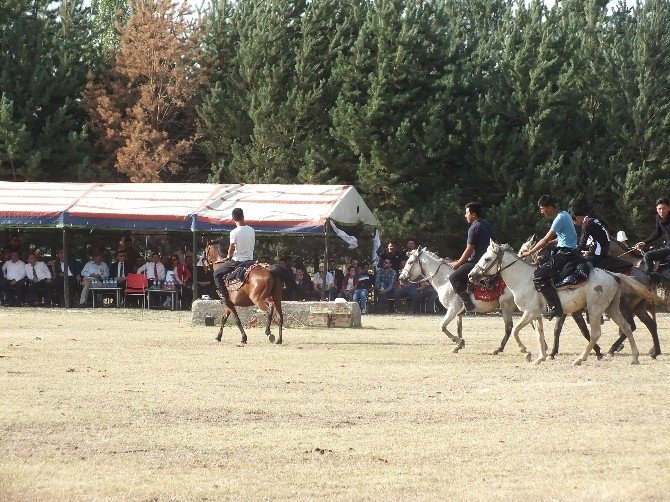 Gökbörü oyunu büyük beğeni topladı
