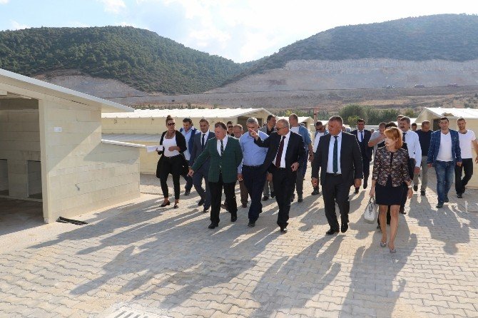 Başkan Ergün Akhisar’da yapımı süren hayvan barınağını inceledi