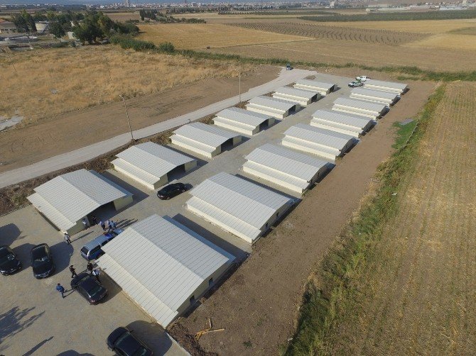 Başkan Ergün Akhisar’da yapımı süren hayvan barınağını inceledi