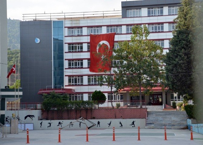 Soma’da el konulan FETÖ’nün okuluna kahraman Astsubay’ın ismi verildi