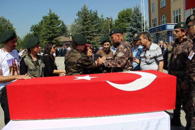 Şehit Polis Memuru Ahmet Demir son yolculuğuna uğurlandı