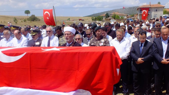 Şehit Özel Harekat Polisi Ahmet Demir memleketi Kütahya'da toprağa verildi